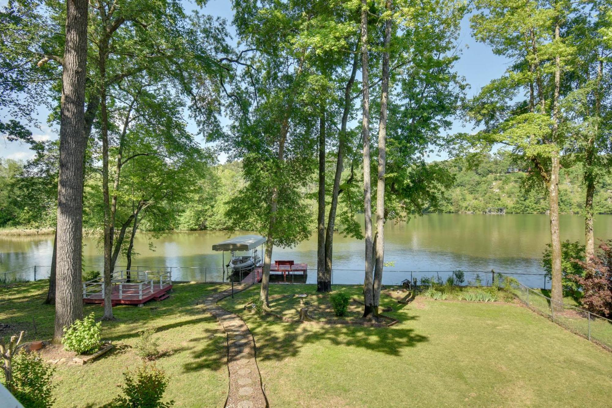 Lakefront Retreat With Deck, Dock And Resort Amenities Hot Springs Kültér fotó