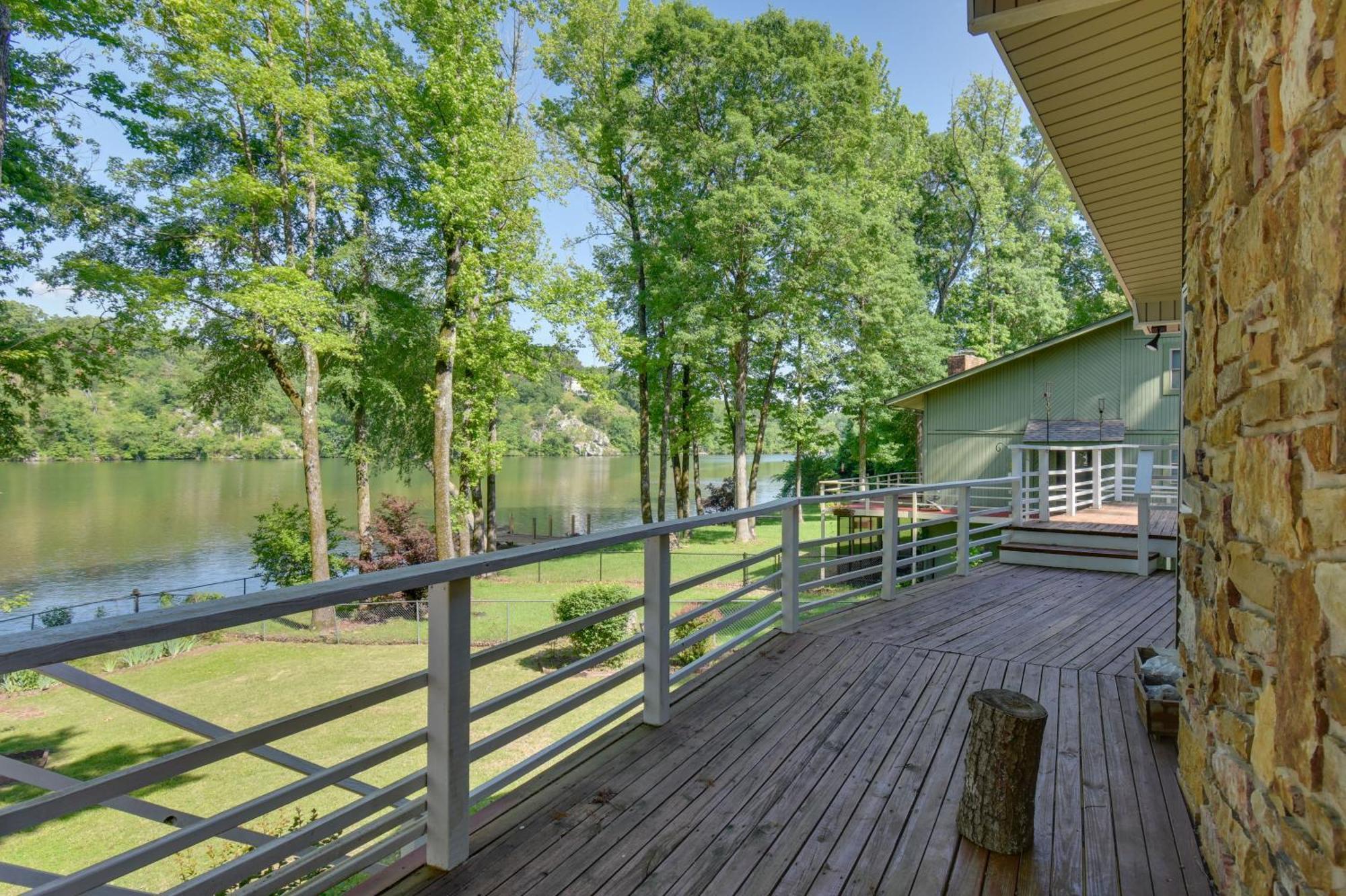 Lakefront Retreat With Deck, Dock And Resort Amenities Hot Springs Kültér fotó